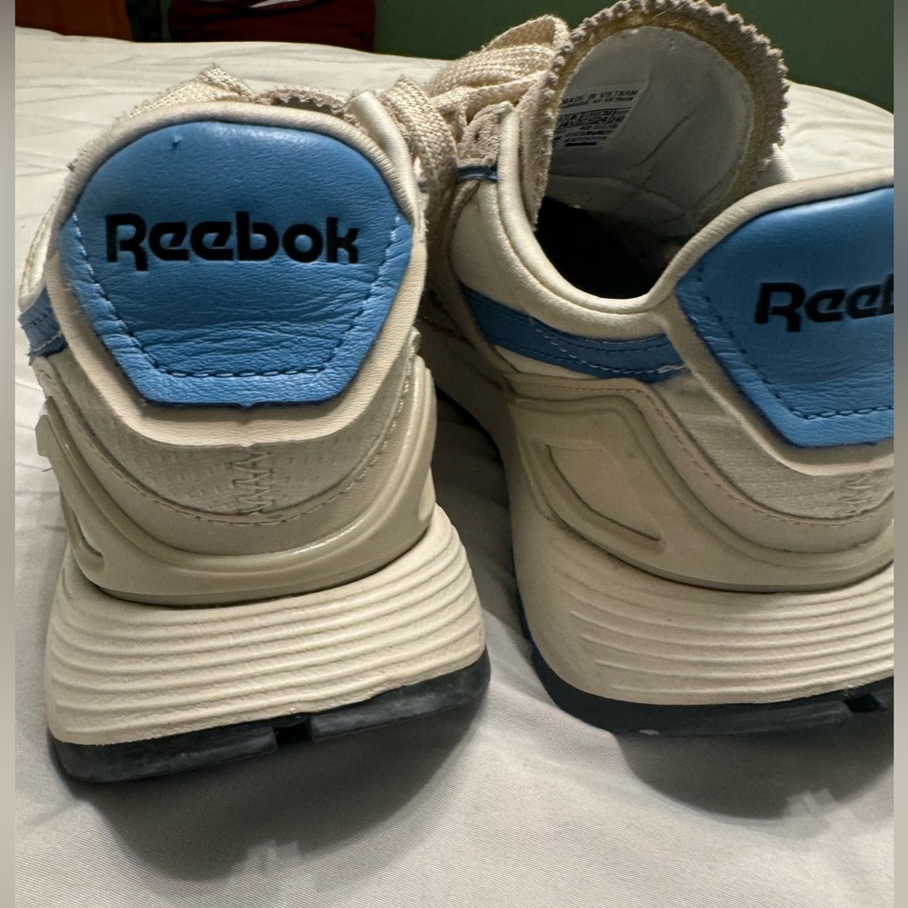 Vintage shoes on size 7